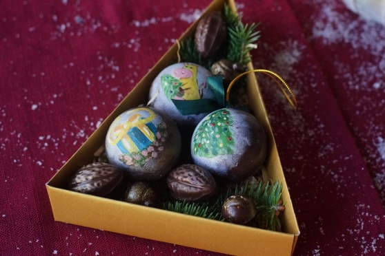 Коробка-елка с шарами